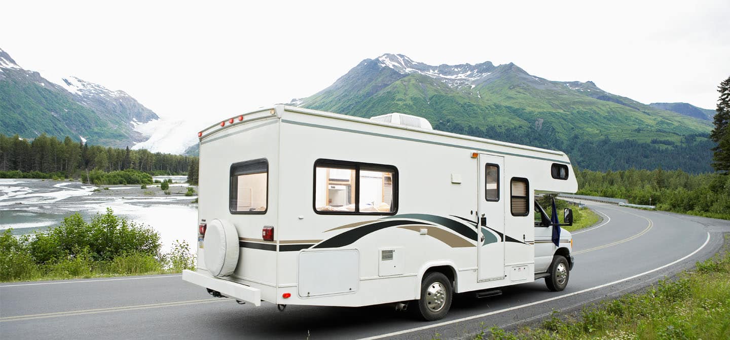 ¿Cómo preparar un viaje largo en autocaravana o camper?