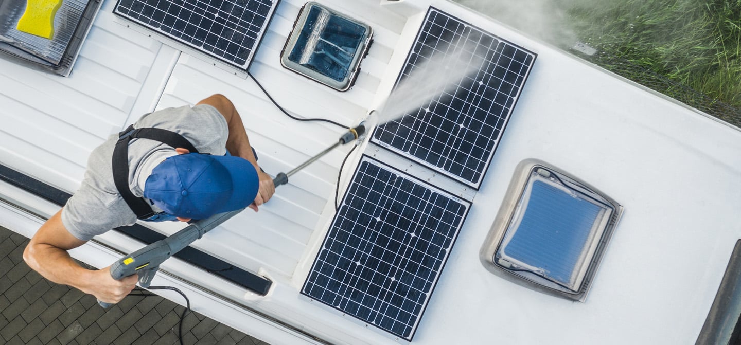 ¿Merece la pena poner placas solares en la autocaravana?