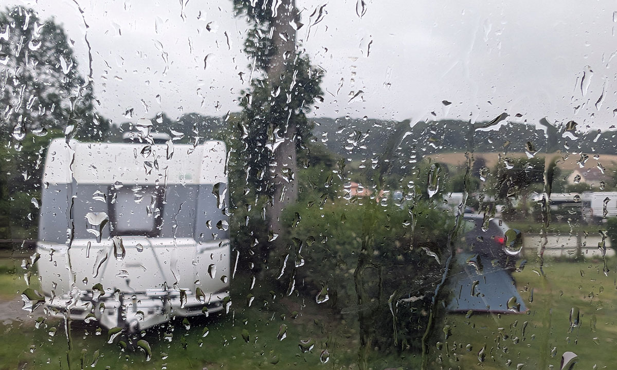 Cómo afecta la humedad a las autocaravanas y métodos profesionales para prevenirla