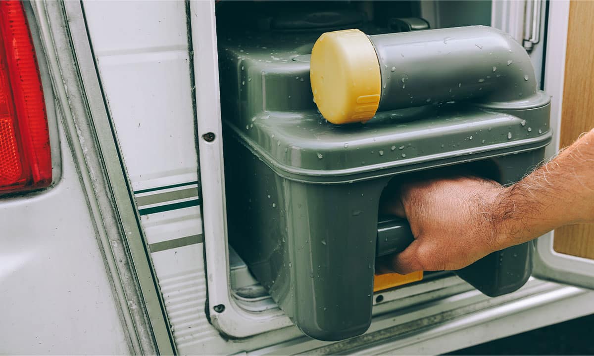 Qué WC elegir en tu camper: diferencias clave entre químico, cassette y composting