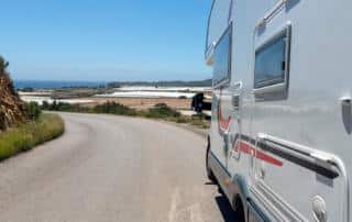 Conducción en puertos y descensos con autocaravana: freno motor, temperaturas, marchas y seguridad