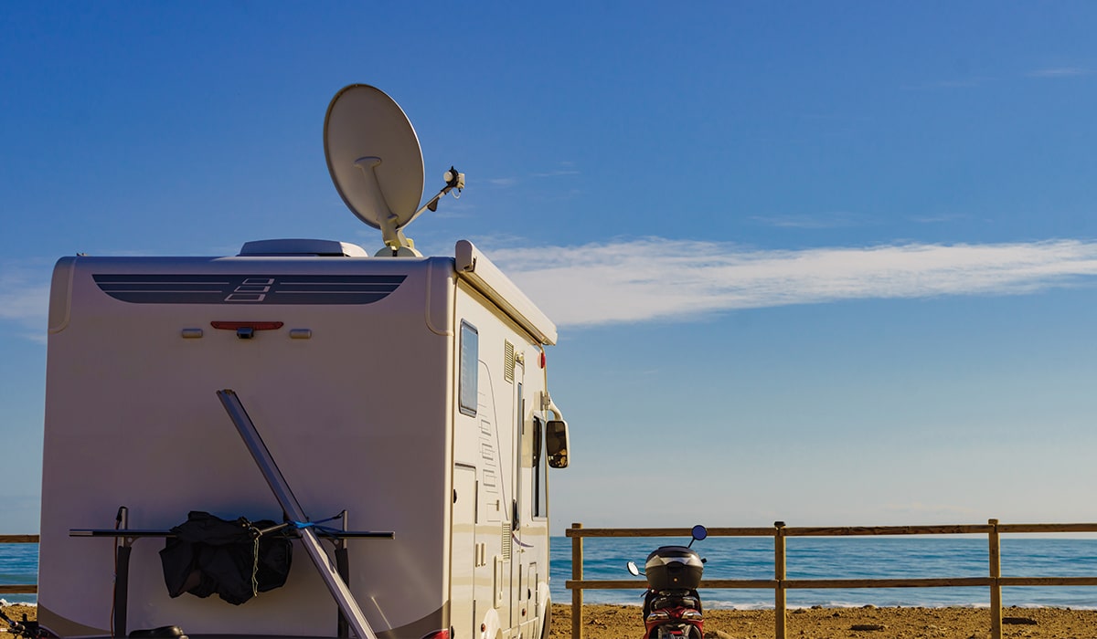 Cómo mejorar la cobertura de internet en ruta: routers 4G/5G, antenas y Starlink