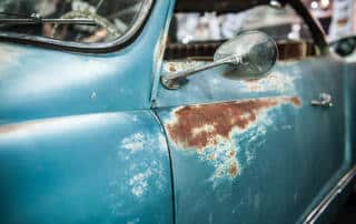 Cómo detectar óxido oculto en un coche clásico antes de comprarlo